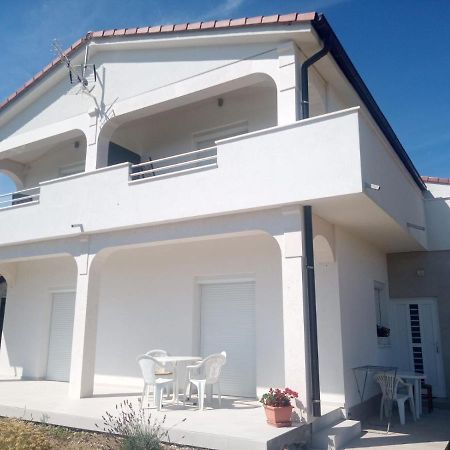 Apartmani Sol Vlasici Pag Town Bagian luar foto