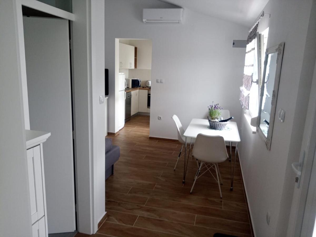 Apartmani Sol Vlasici Pag Town Bagian luar foto