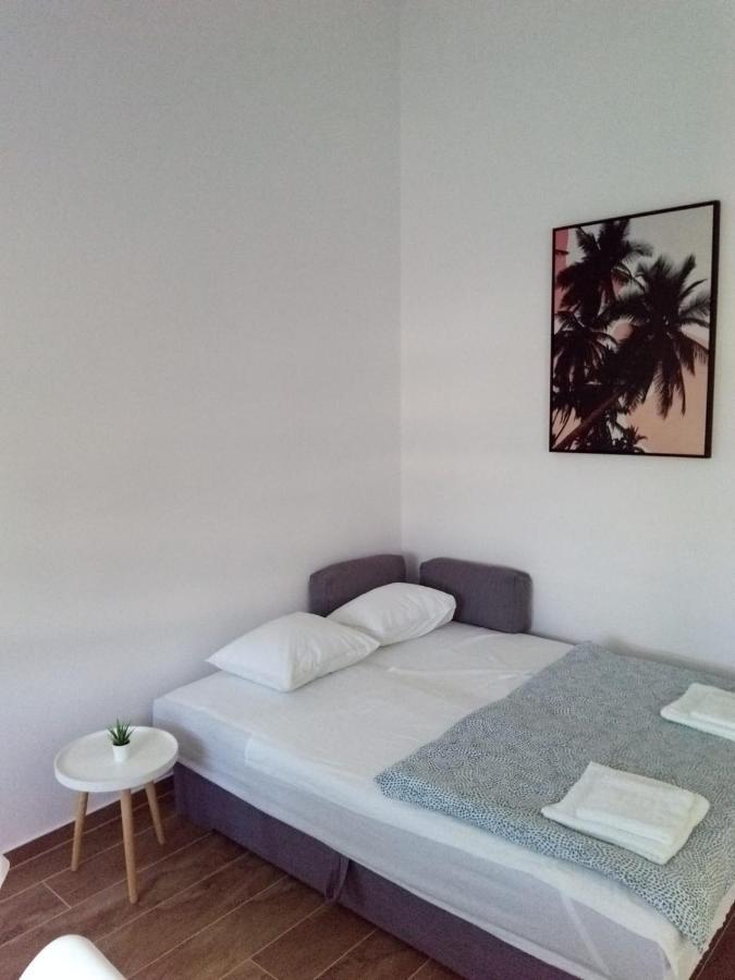 Apartmani Sol Vlasici Pag Town Bagian luar foto