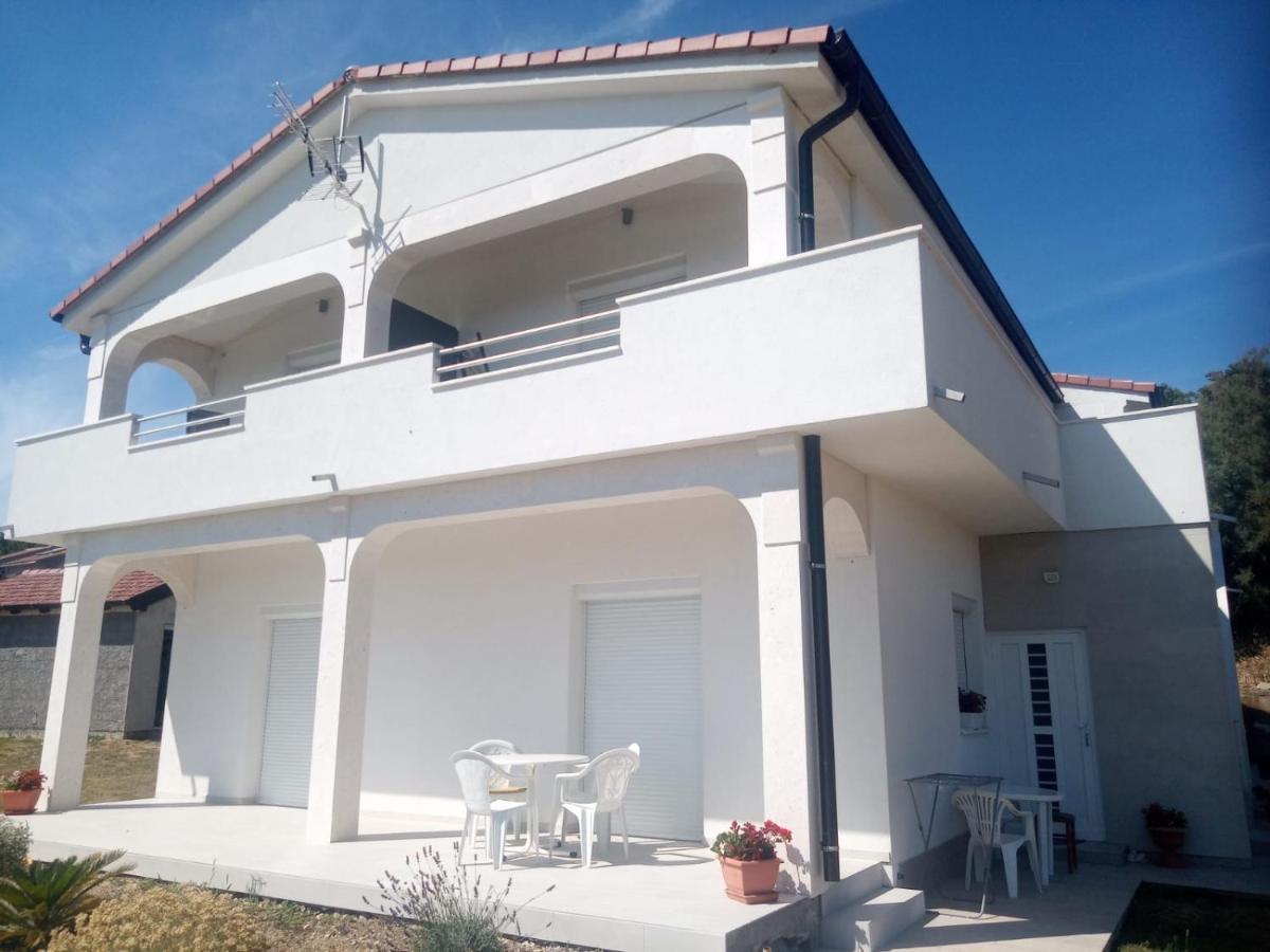 Apartmani Sol Vlasici Pag Town Bagian luar foto
